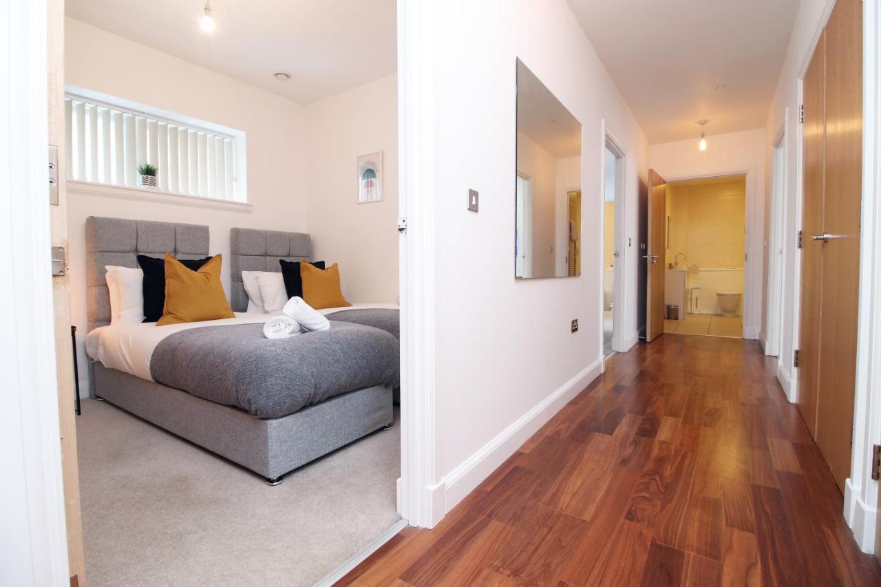 No 2 Under The Clock By Ssw - 2Br, Right In The City Centre, Sleeps 6 Cardiff Buitenkant foto