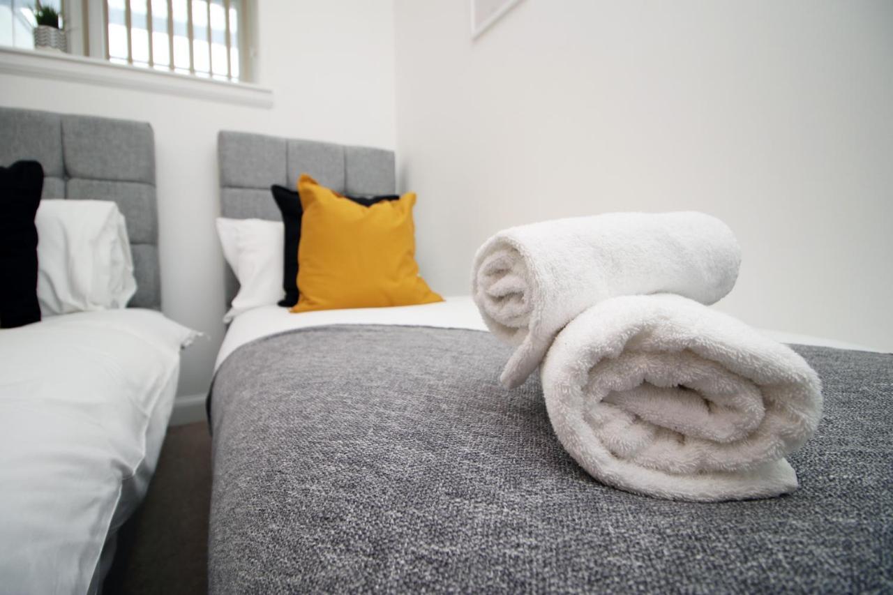 No 2 Under The Clock By Ssw - 2Br, Right In The City Centre, Sleeps 6 Cardiff Buitenkant foto