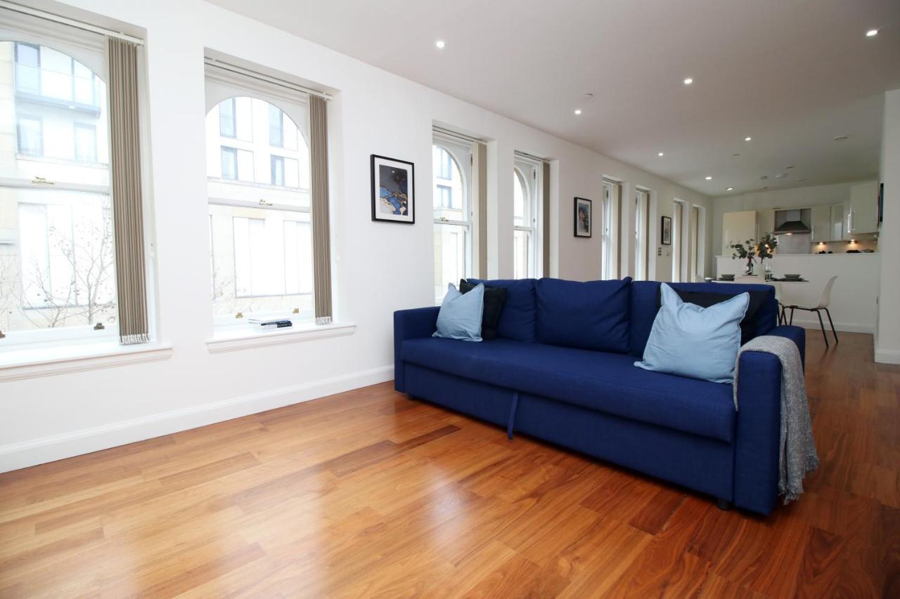 No 2 Under The Clock By Ssw - 2Br, Right In The City Centre, Sleeps 6 Cardiff Buitenkant foto
