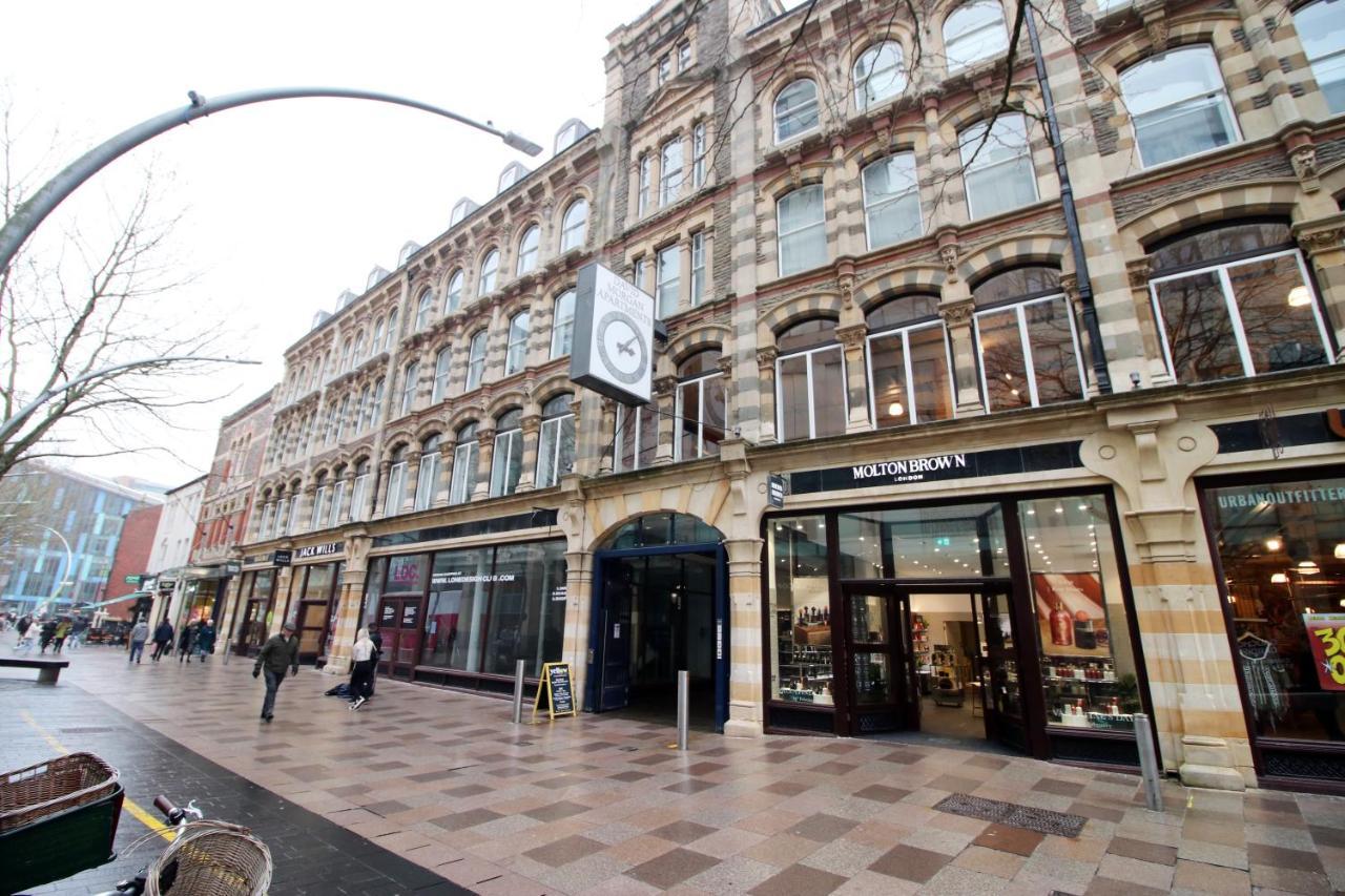 No 2 Under The Clock By Ssw - 2Br, Right In The City Centre, Sleeps 6 Cardiff Buitenkant foto